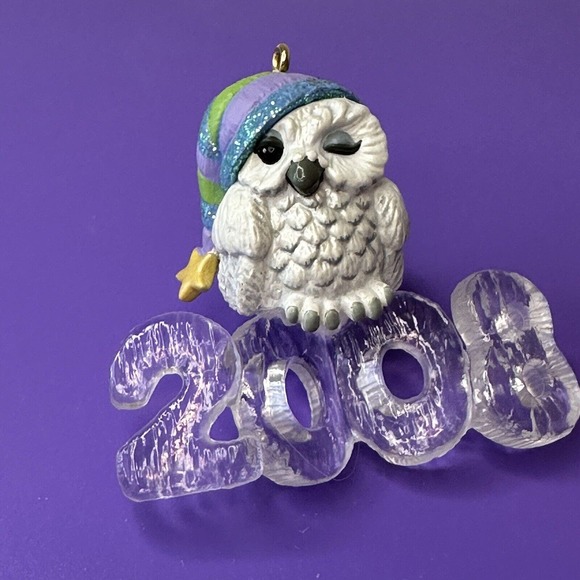 Hallmark Cool Decade 2008 Snow Owl Polar Animal Figurines Dated Discontinued - Picture 1 of 4